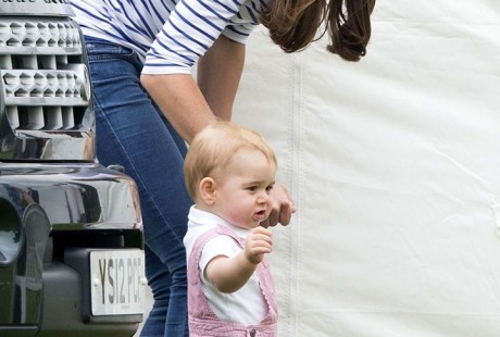 duchess-cambridge-george2_glamour_16june14_rex_b_720x1080